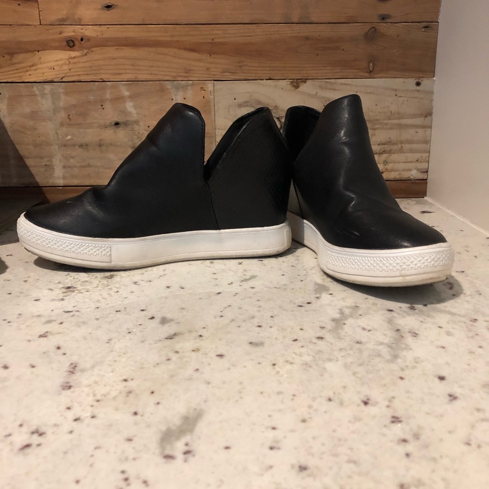 Wedge sneakers